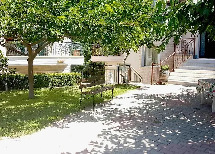 Family Garden * ניאה מיכאניונה