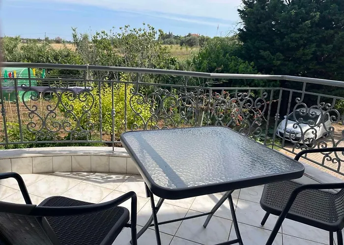 Family Garden דירה ניאה מיכאניונה